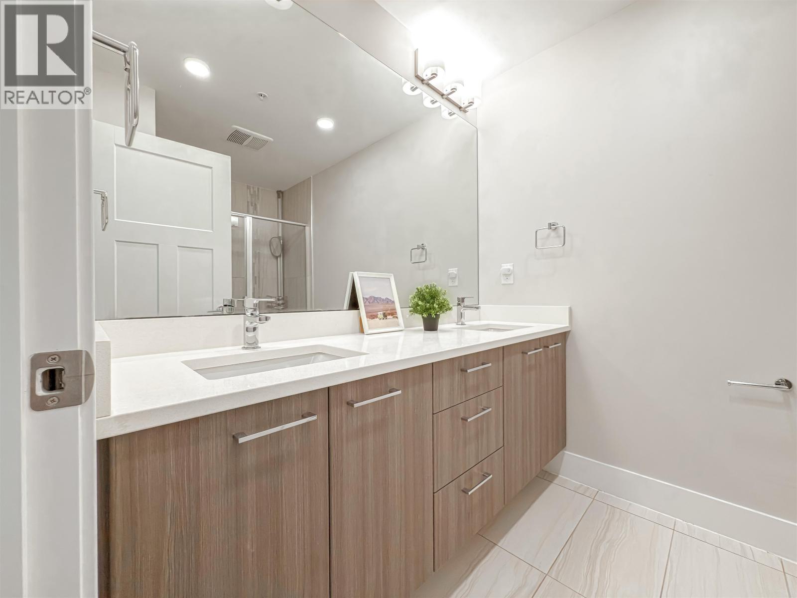 323 4690 Hawk Lane, Tsawwassen, British Columbia  V4M 0C4 - Photo 9 - R3069765