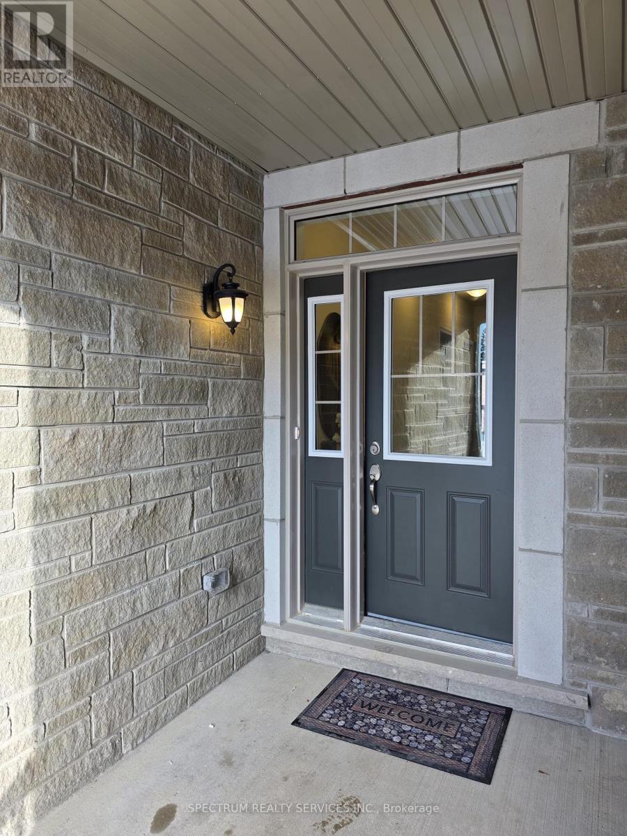 19 Inverness Way, Bradford West Gwillimbury (Bradford), Ontario  L3Z 0W4 - Photo 2 - N12596914