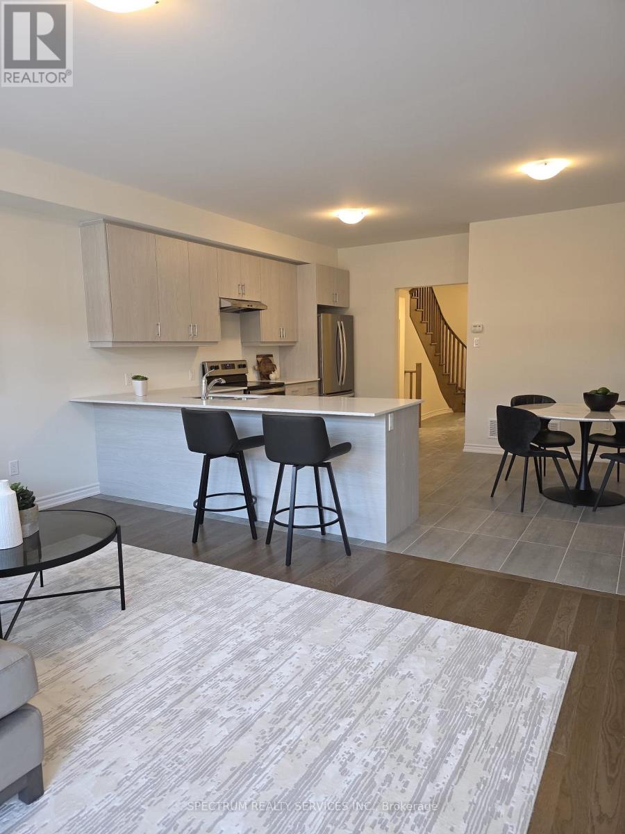 19 Inverness Way, Bradford West Gwillimbury (Bradford), Ontario  L3Z 0W4 - Photo 8 - N12596914