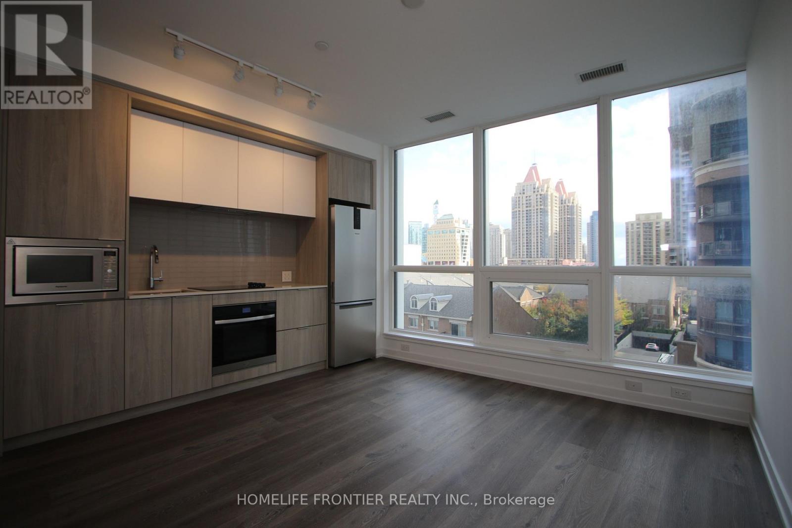 405 - 395 Square One Drive, Mississauga, Ontario  L5B 0P6 - Photo 7 - W12534356