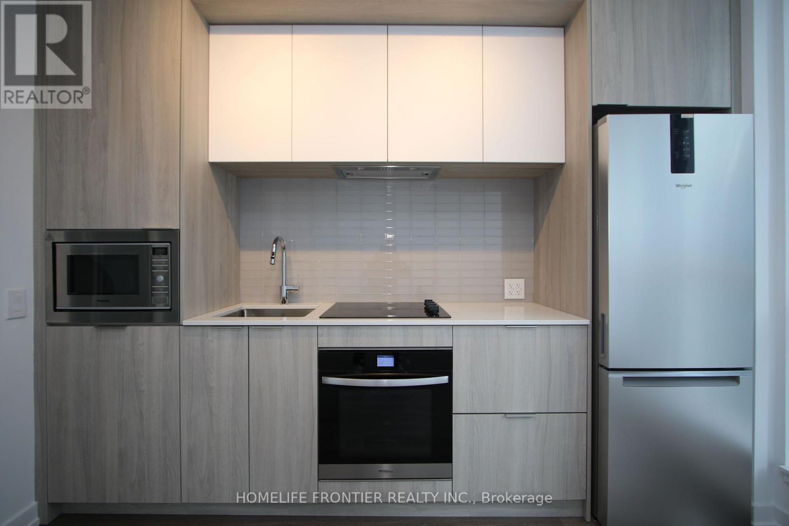 405 - 395 Square One Drive, Mississauga, Ontario  L5B 0P6 - Photo 9 - W12534356