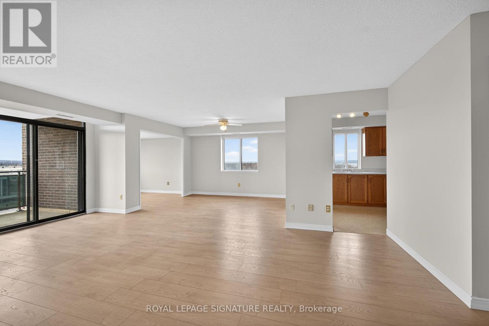 907 - 301 Frances Avenue, Hamilton, Ontario  L8E 3W6 - Photo 8 - X12595264