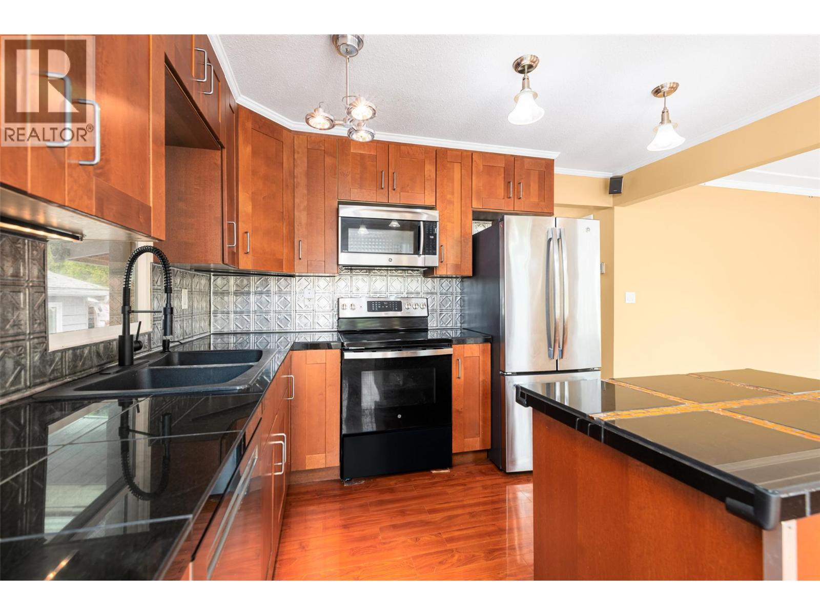 723 Murdoch Street, Creston, British Columbia V0B 1G4 - Photo 5 - 10370488