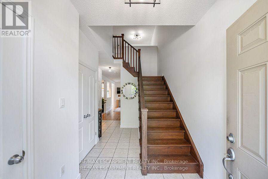 4 - 10 Liddycoat Lane, Hamilton, Ontario  L9G 0A7 - Photo 6 - X12597964