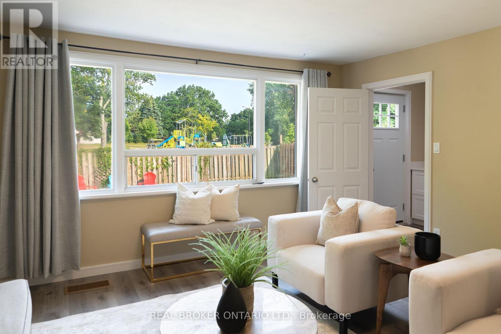 39 Cloverhill Road, Hamilton, Ontario  L9C 3L6 - Photo 13 - X12598026