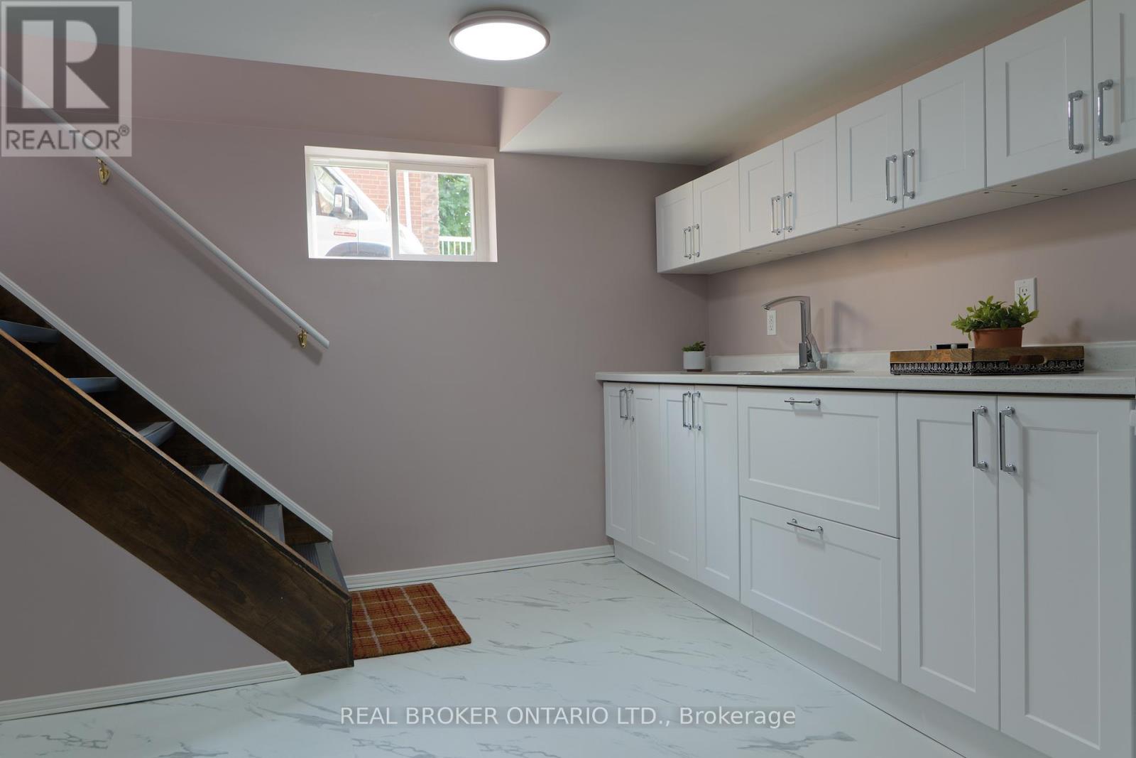 39 Cloverhill Road, Hamilton, Ontario  L9C 3L6 - Photo 25 - X12598026