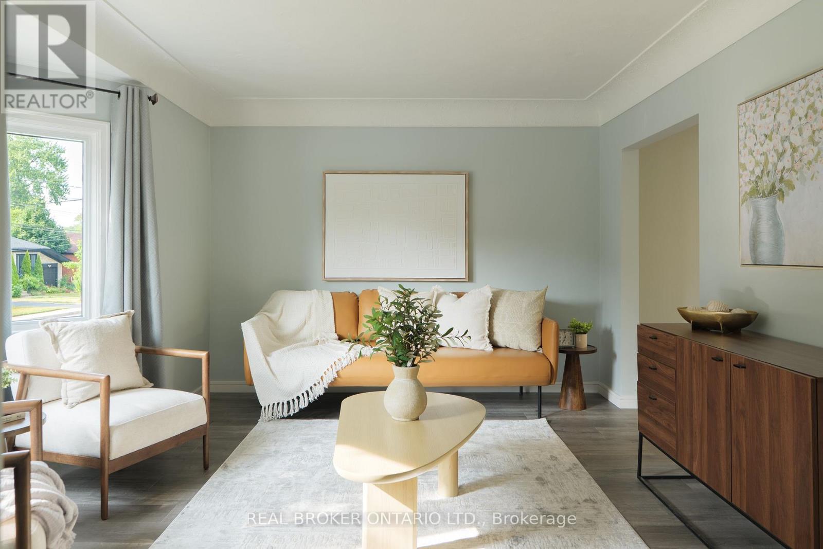 39 Cloverhill Road, Hamilton, Ontario  L9C 3L6 - Photo 3 - X12598026