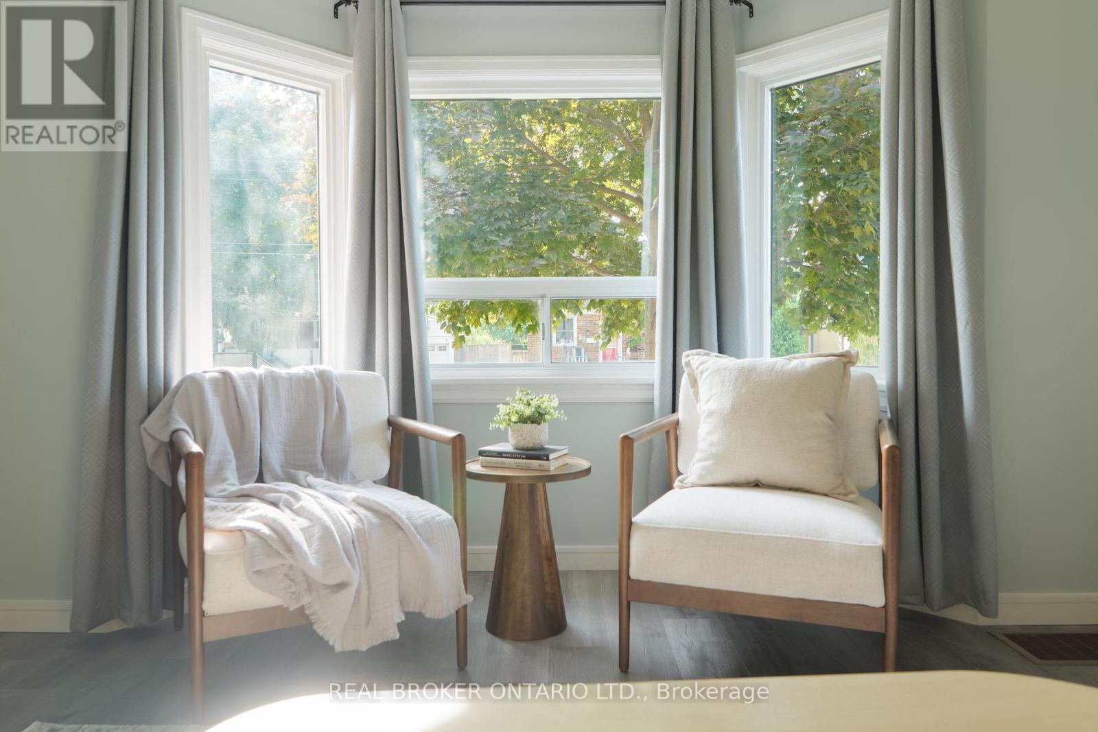 39 Cloverhill Road, Hamilton, Ontario  L9C 3L6 - Photo 4 - X12598026