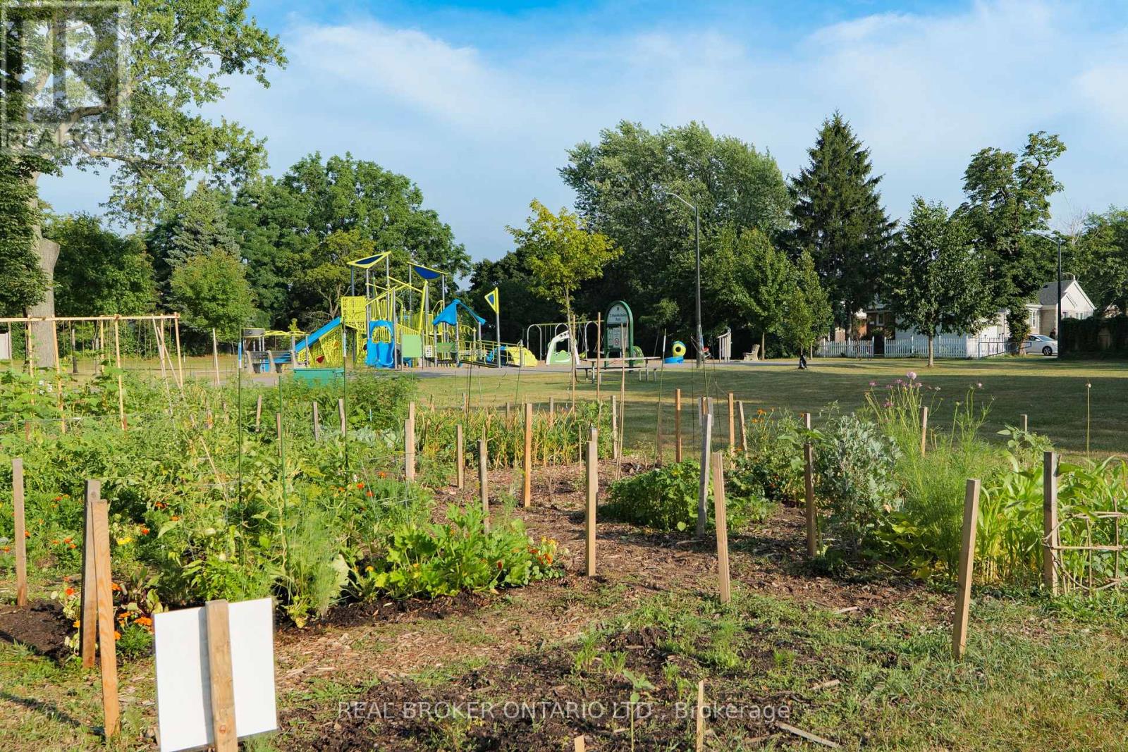 39 Cloverhill Road, Hamilton, Ontario  L9C 3L6 - Photo 44 - X12598026