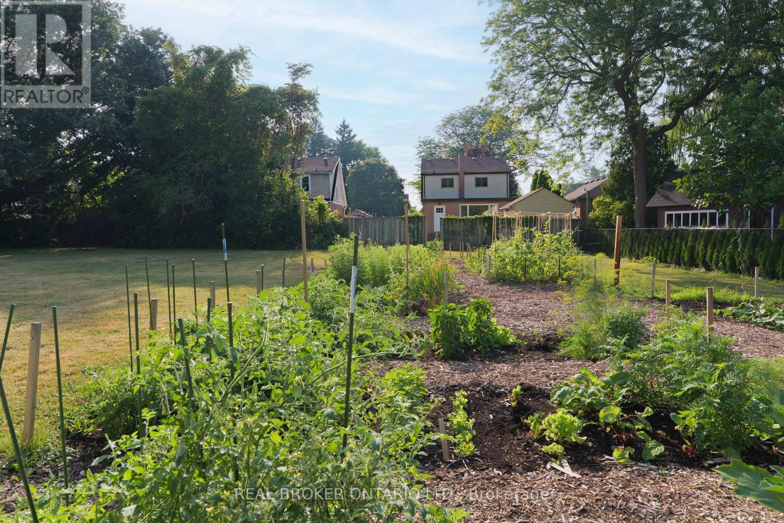 39 Cloverhill Road, Hamilton, Ontario  L9C 3L6 - Photo 46 - X12598026