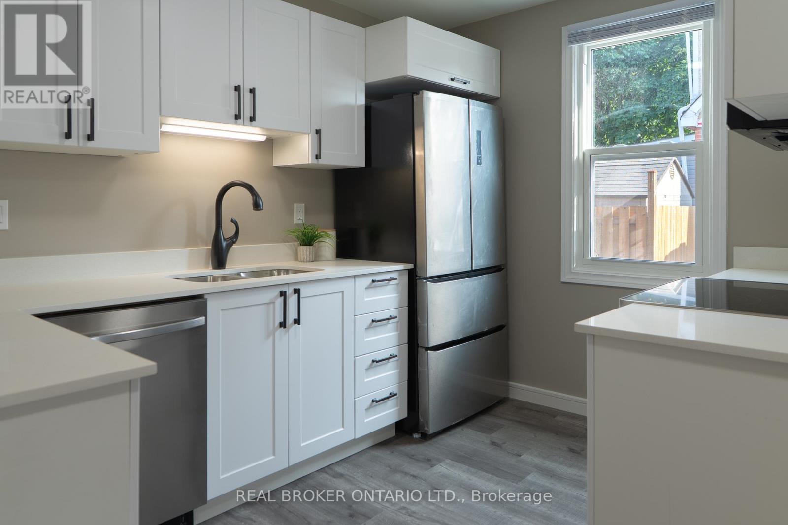 39 Cloverhill Road, Hamilton, Ontario  L9C 3L6 - Photo 8 - X12598026