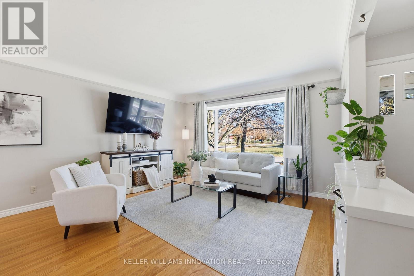 11 Kensington Avenue, Kitchener, Ontario  N2B 1J5 - Photo 2 - X12598050