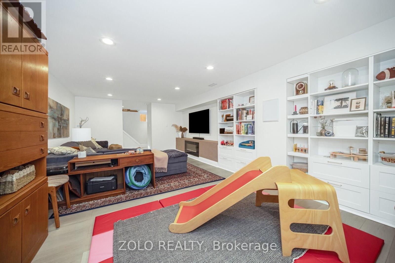 115 Welbourn Drive, Hamilton, Ontario  L9A 3N5 - Photo 12 - X12598098