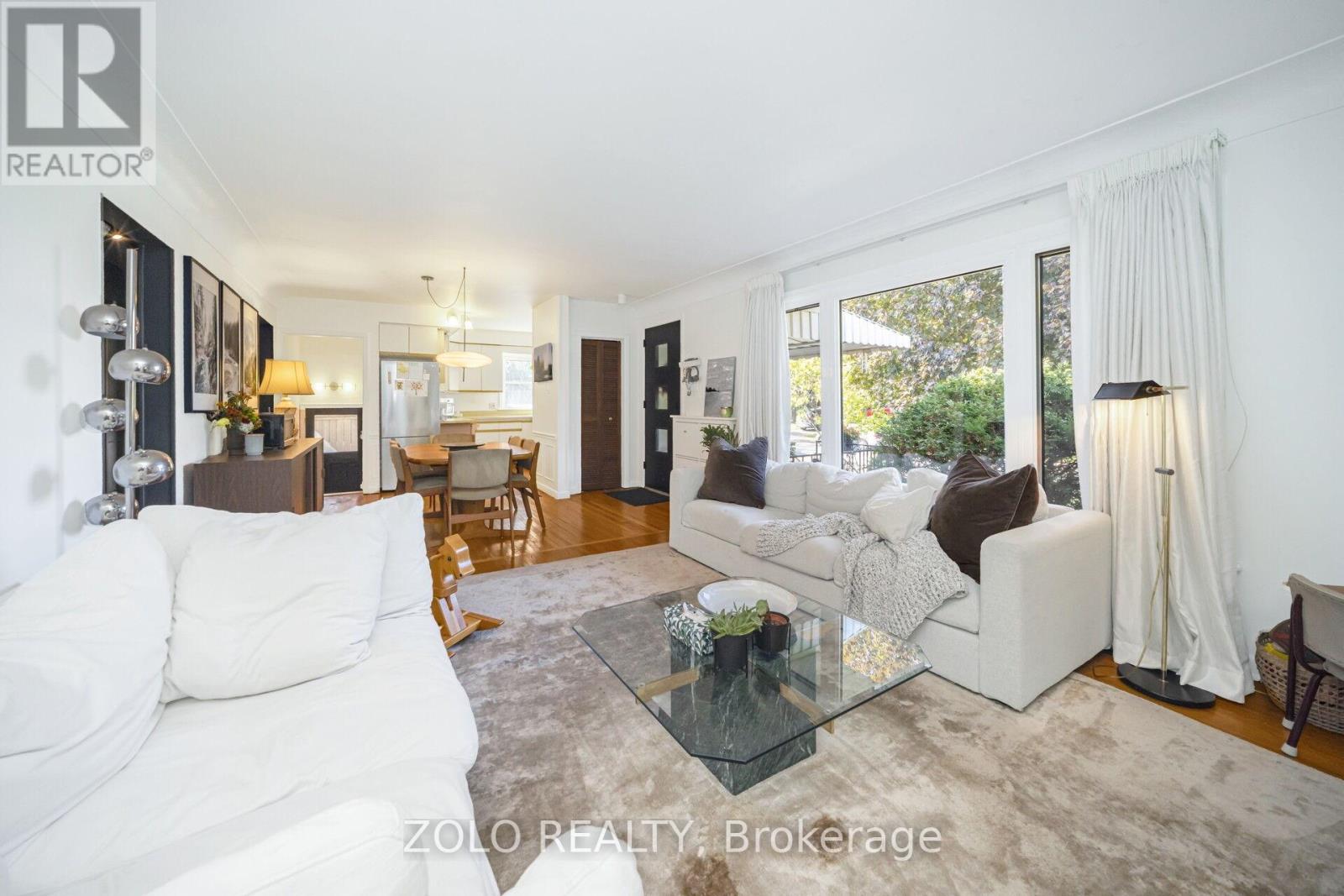 115 Welbourn Drive, Hamilton, Ontario  L9A 3N5 - Photo 2 - X12598098