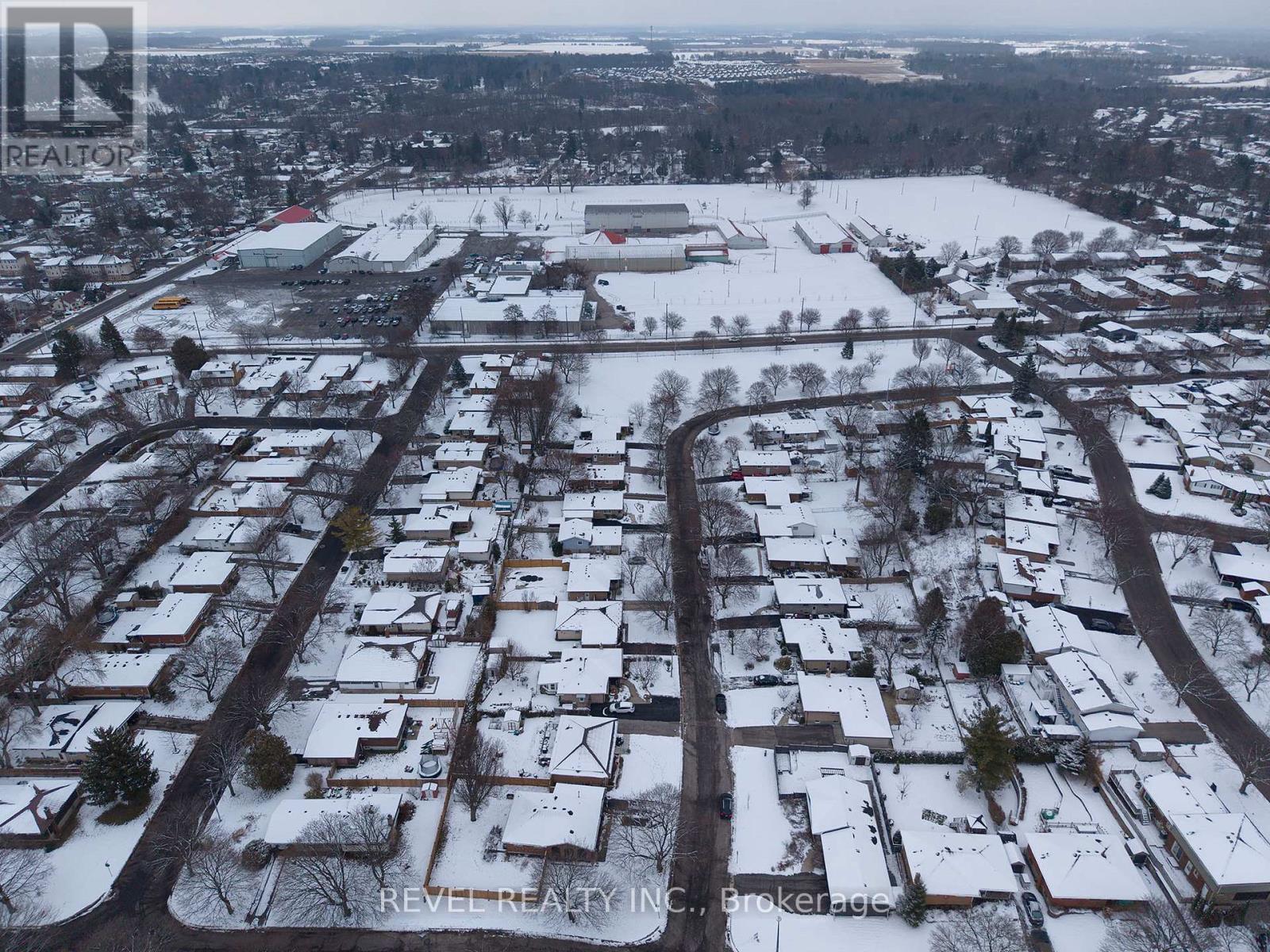 2 Grenada Drive, Norfolk, Ontario N3Y 3E7 - Photo 29 - X12598134