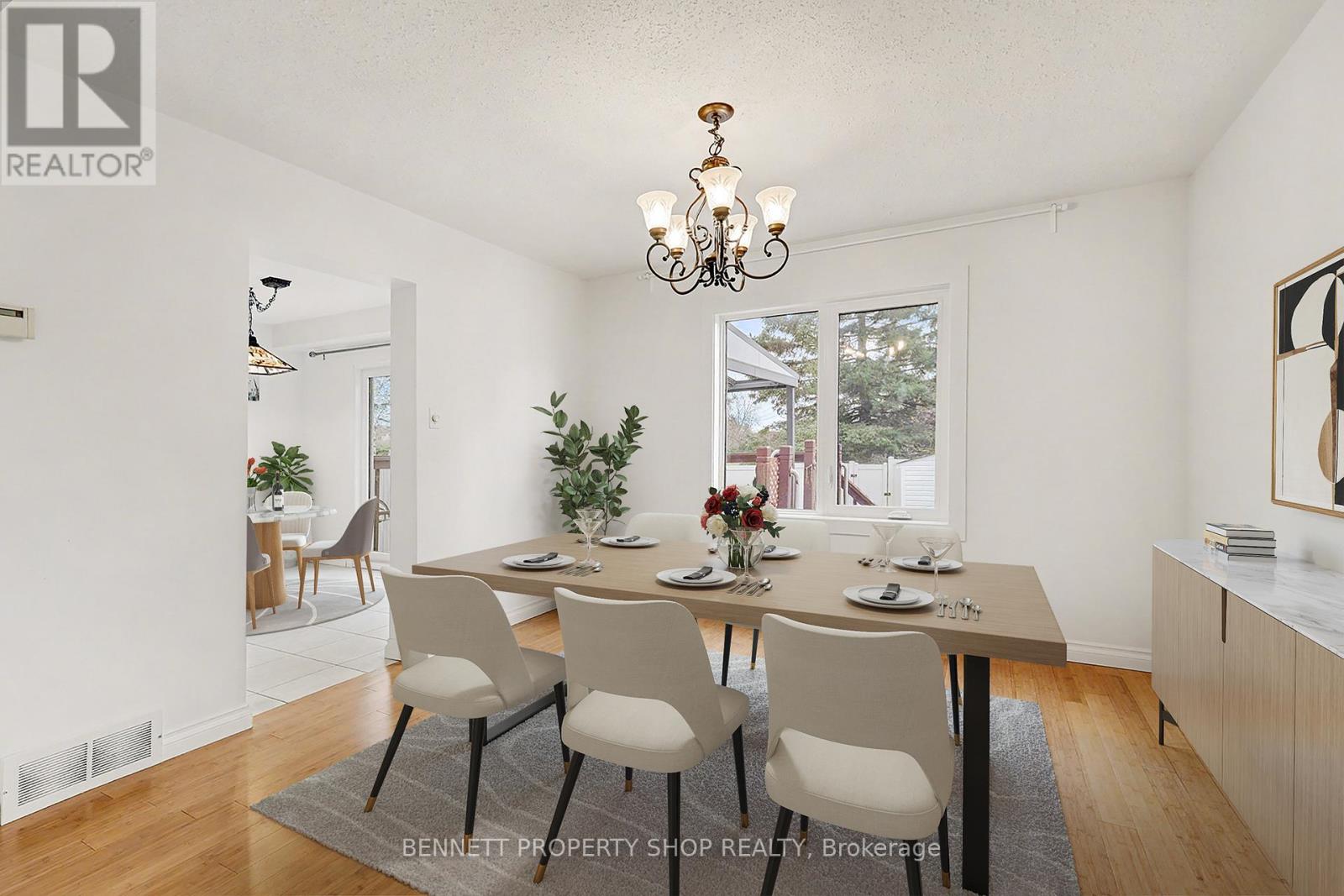 18 Shetland Way, Ottawa, Ontario  K2M 1R9 - Photo 4 - X12598234