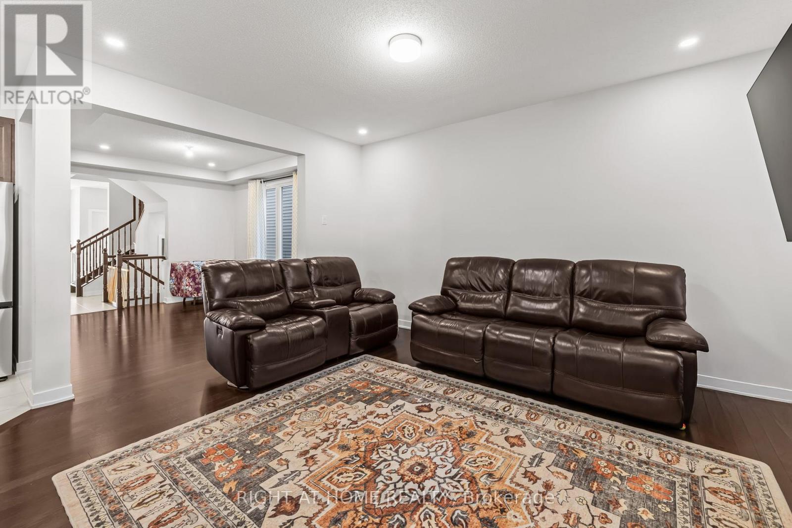 837 Derreen Avenue, Ottawa, Ontario  K2S 3A7 - Photo 12 - X12598242