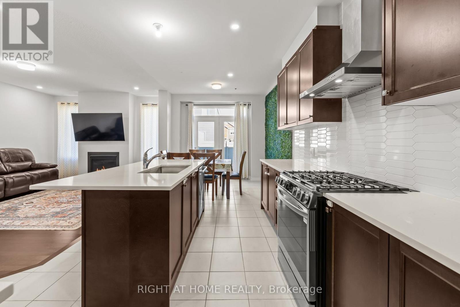 837 Derreen Avenue, Ottawa, Ontario  K2S 3A7 - Photo 19 - X12598242