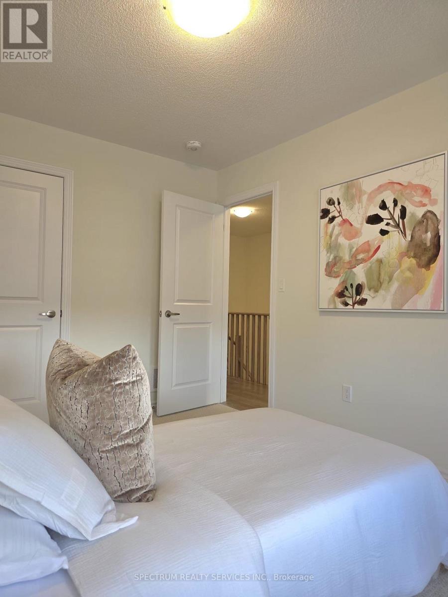 19 Inverness Way, Bradford West Gwillimbury (Bradford), Ontario  L3Z 0W4 - Photo 22 - N12596914