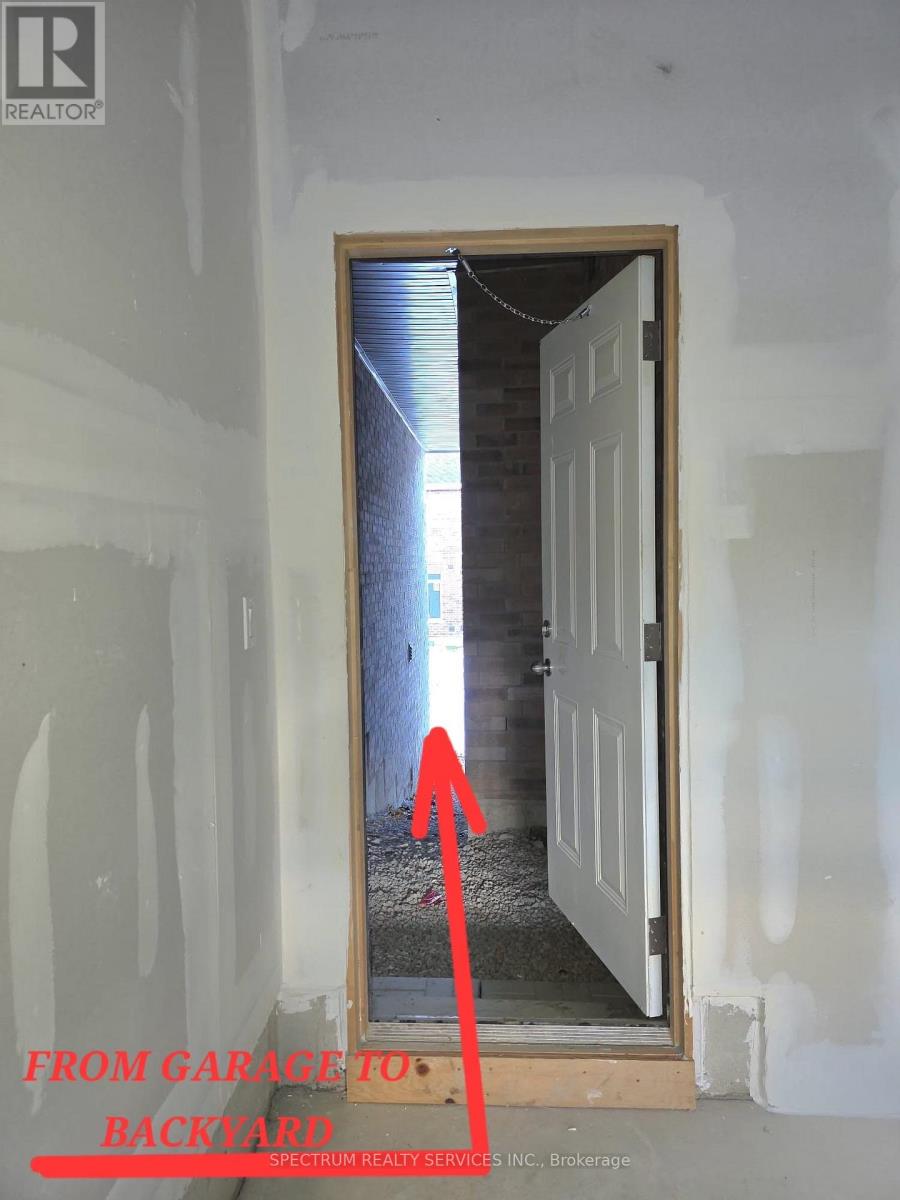 19 Inverness Way, Bradford West Gwillimbury (Bradford), Ontario  L3Z 0W4 - Photo 32 - N12596914