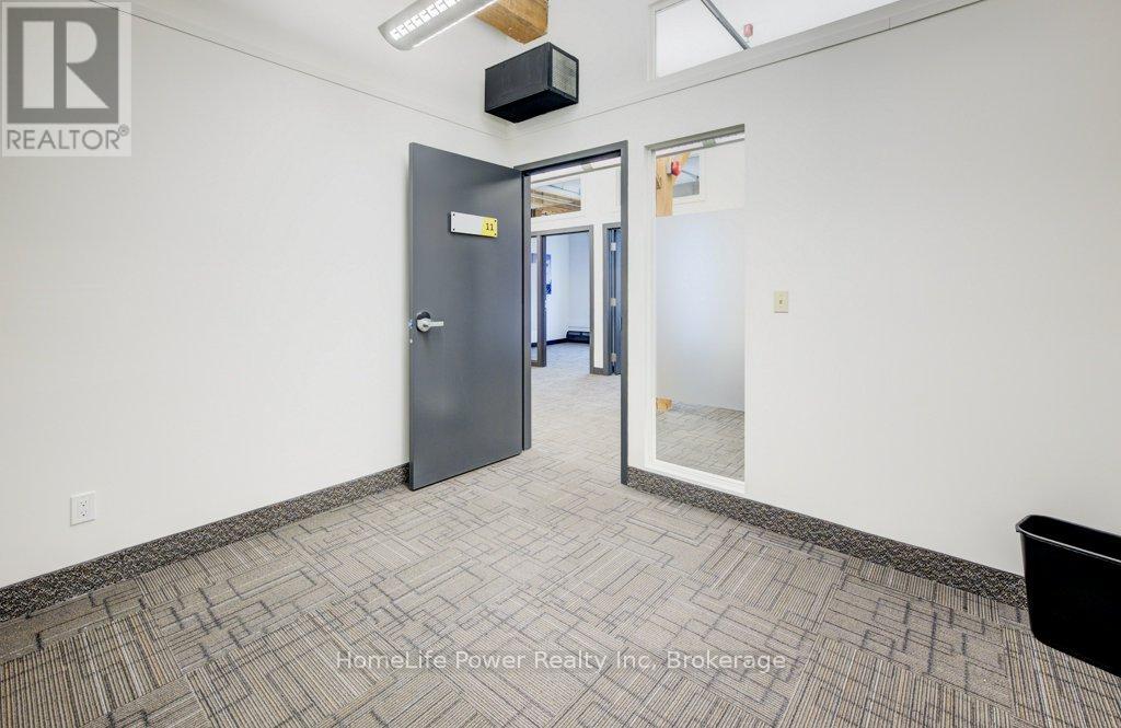 300 - 11 - 72 Victoria Street S, Kitchener, Ontario  N2G 4Y9 - Photo 25 - X12430048