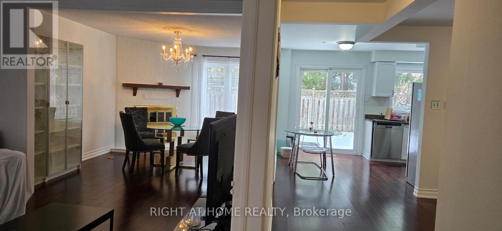 5 Constellation Crescent, Richmond Hill, Ontario  L4C 8J8 - Photo 3 - N12596948