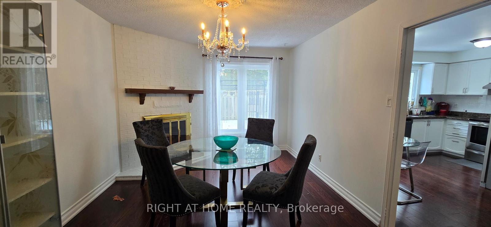 5 Constellation Crescent, Richmond Hill, Ontario  L4C 8J8 - Photo 4 - N12596948