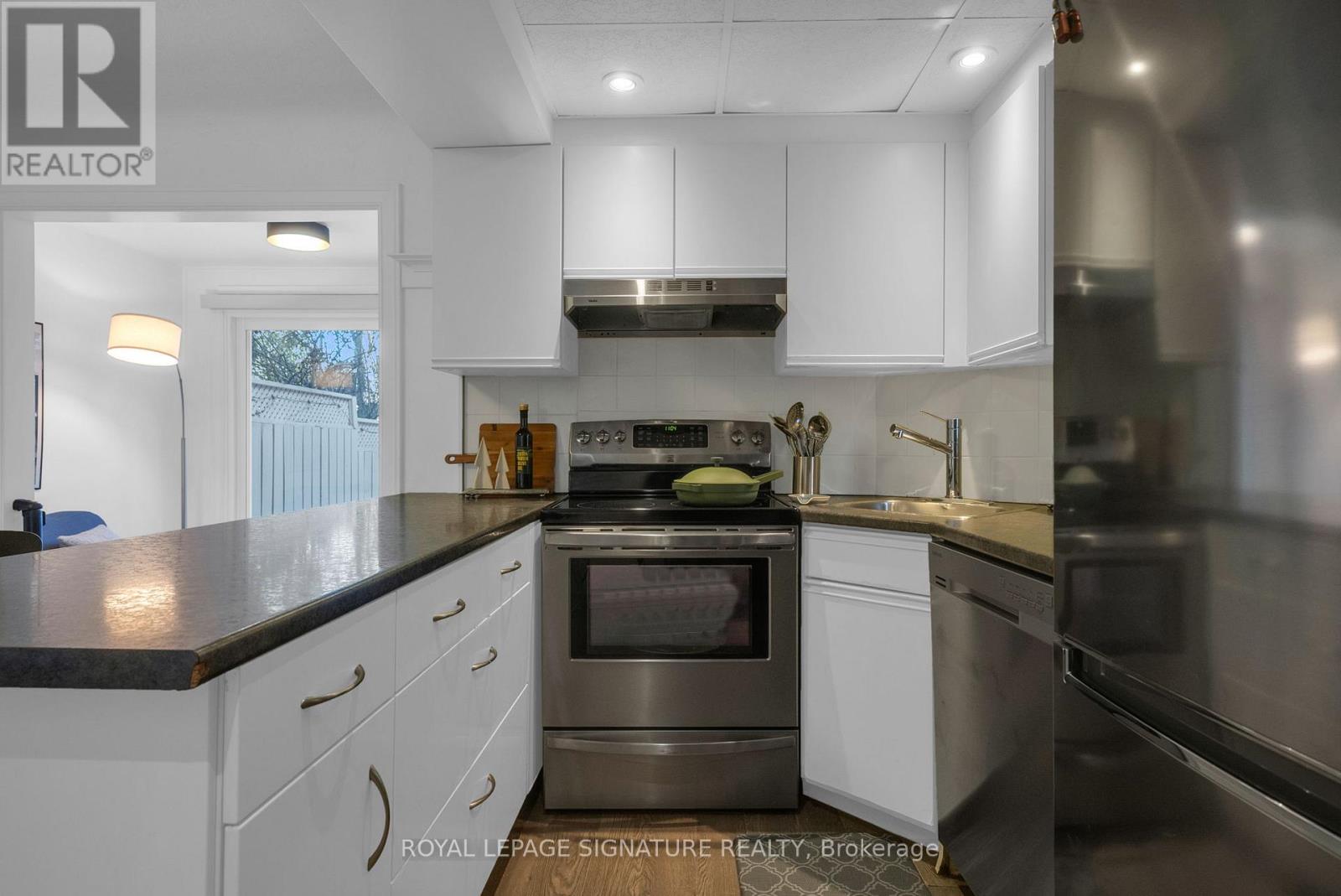 303 Forman Avenue, Toronto, Ontario  M4S 2S6 - Photo 11 - C12598220