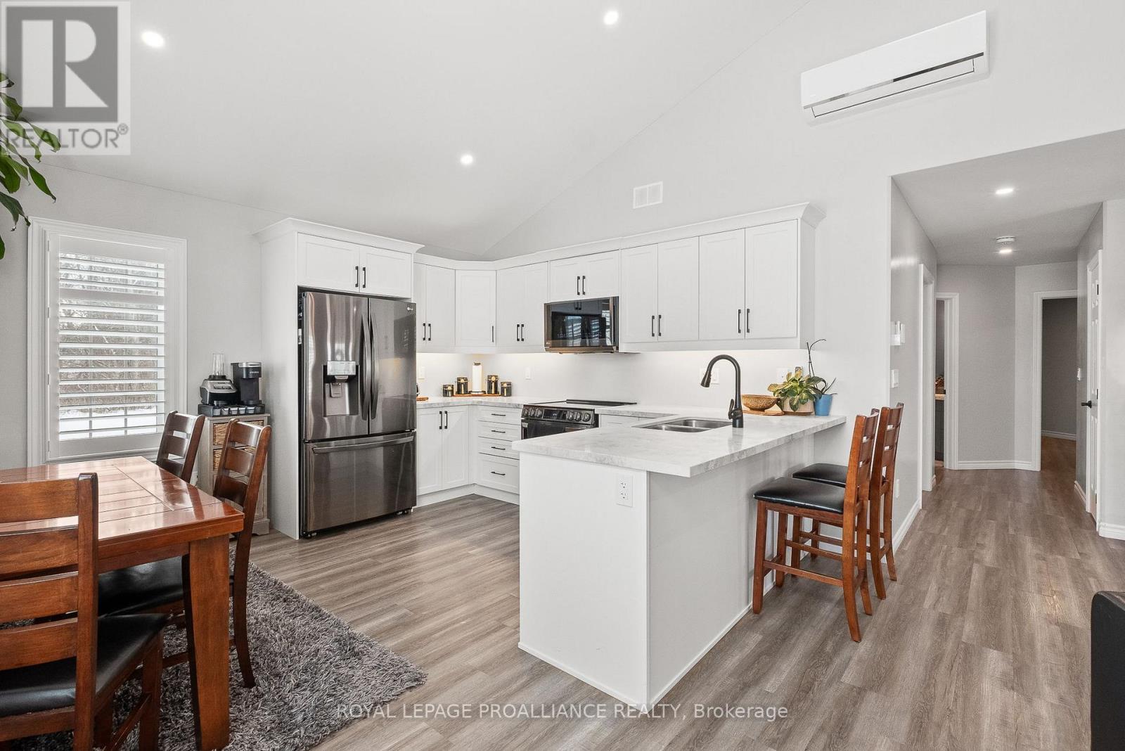 102 - 300 Croft Street, Port Hope, Ontario L1A 0E1 - Photo 11 - X12597840