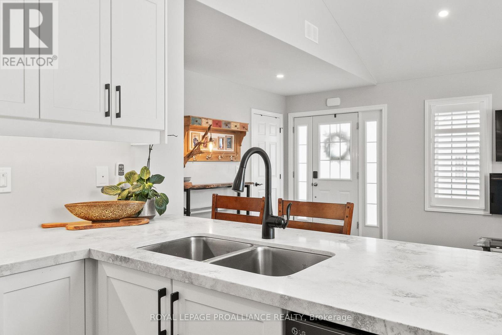 102 - 300 Croft Street, Port Hope, Ontario L1A 0E1 - Photo 14 - X12597840