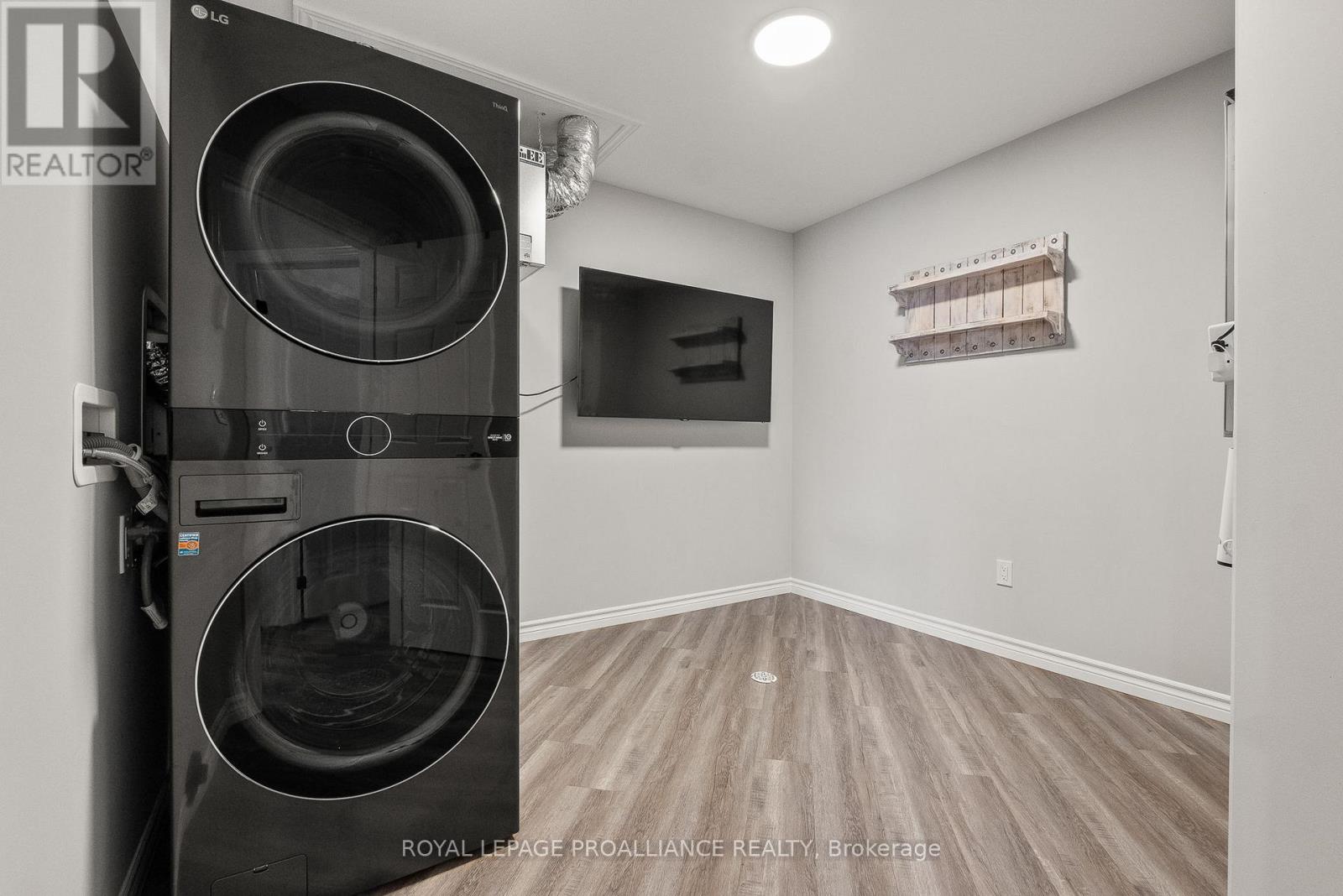 102 - 300 Croft Street, Port Hope, Ontario L1A 0E1 - Photo 24 - X12597840