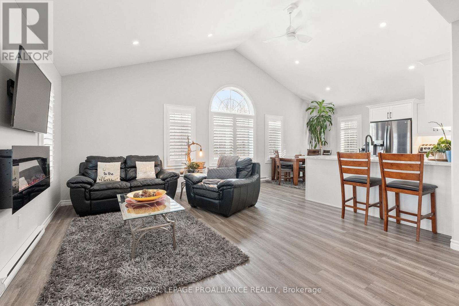 102 - 300 Croft Street, Port Hope, Ontario L1A 0E1 - Photo 6 - X12597840