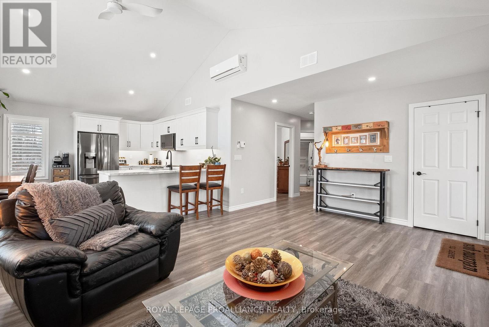 102 - 300 Croft Street, Port Hope, Ontario L1A 0E1 - Photo 9 - X12597840