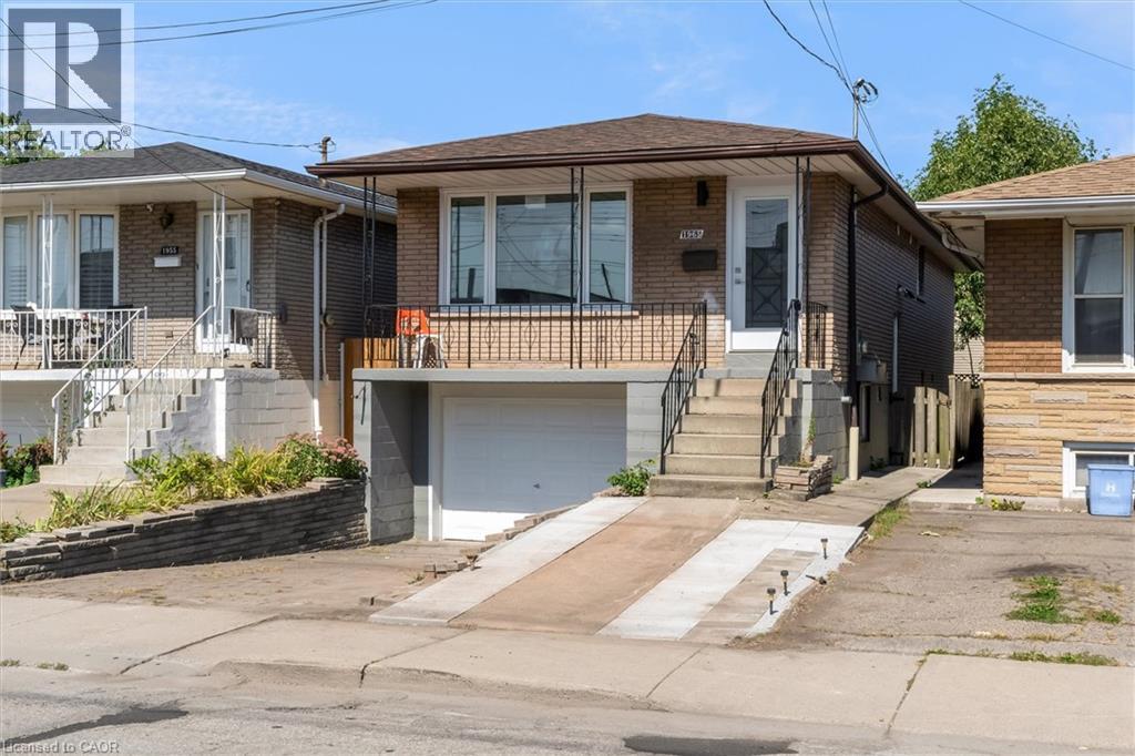 1965 Brampton Street, Hamilton, Ontario  L8H 3S6 - Photo 2 - 40771860