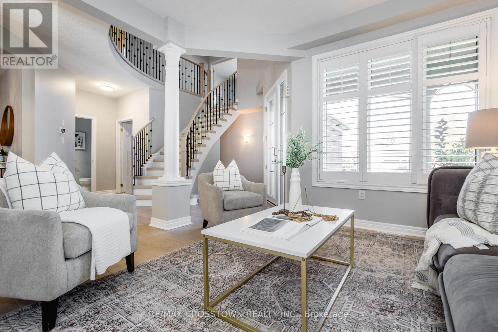 62 Windsor Crescent, Barrie (Innis-Shore), Ontario  L4N 0K4 - Photo 5 - S12598250