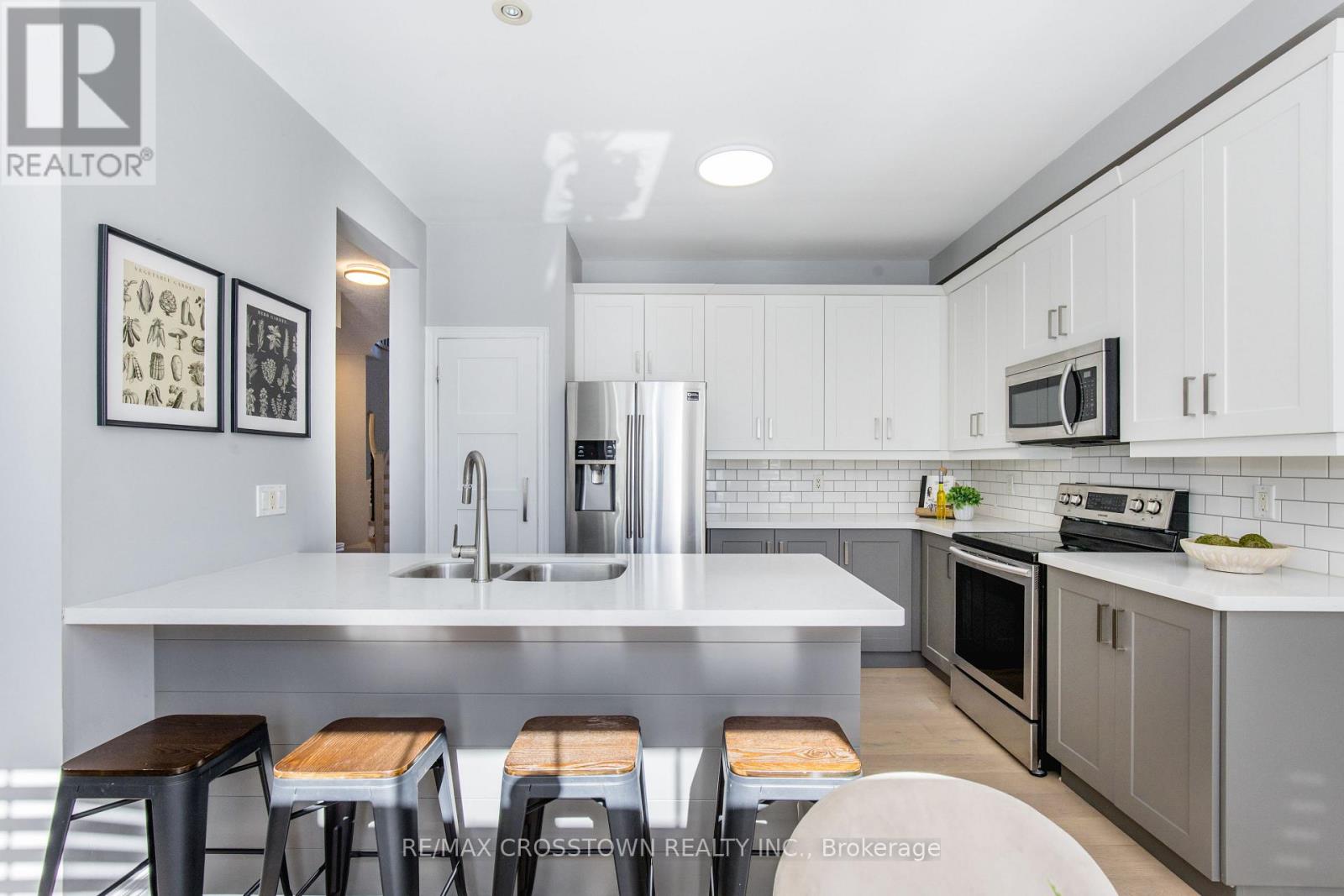 62 Windsor Crescent, Barrie (Innis-Shore), Ontario  L4N 0K4 - Photo 9 - S12598250