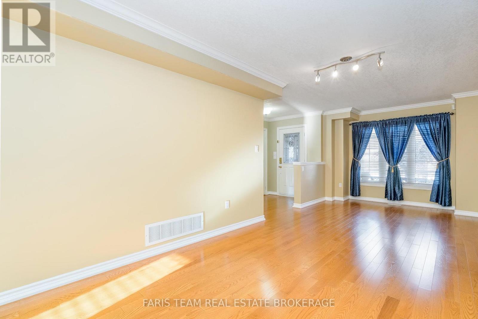 25 Dunnett Drive, Barrie, Ontario  L4N 0J7 - Photo 17 - S12598258