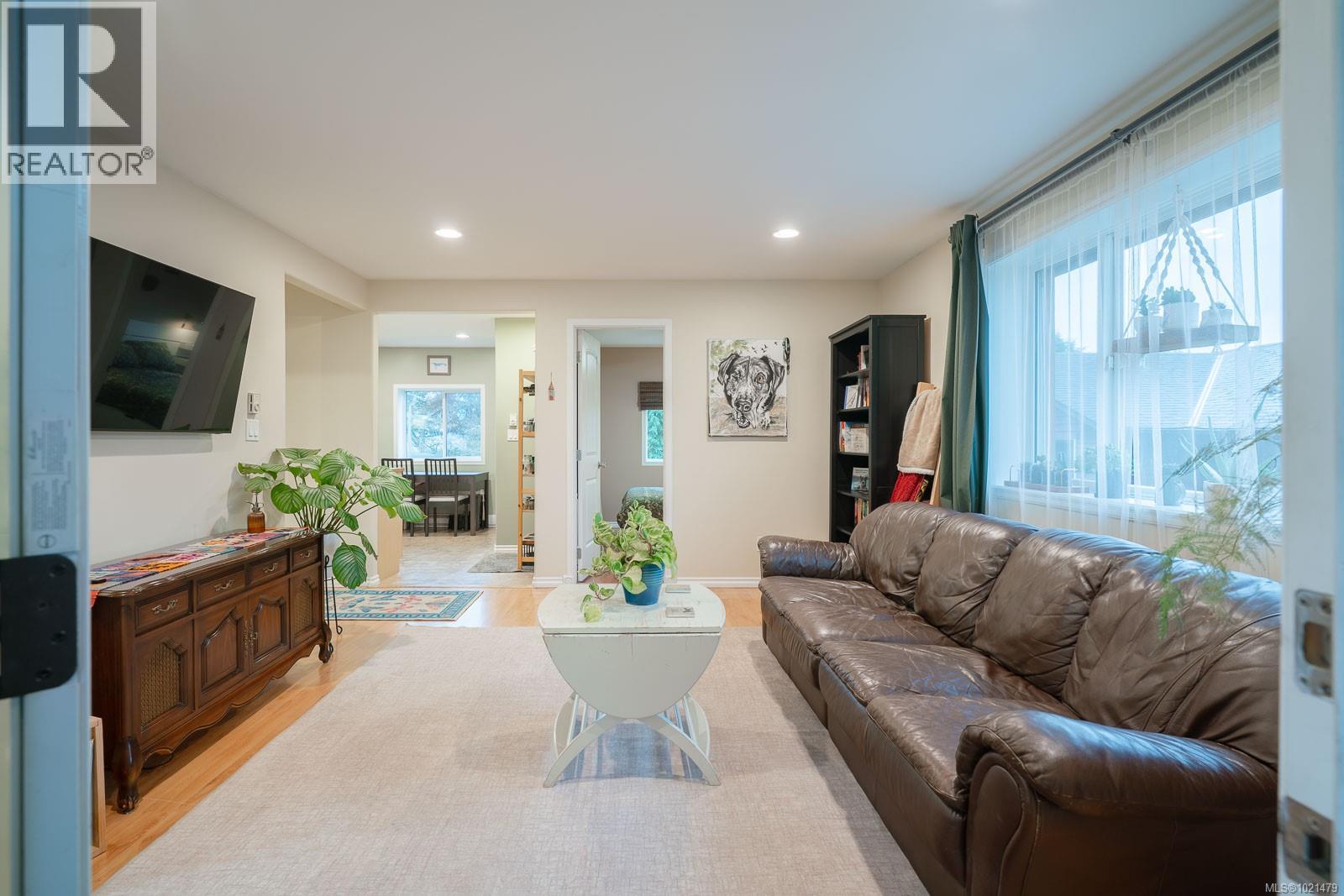 547 Seventh St, Nanaimo, British Columbia  V9R 1E9 - Photo 4 - 1021479