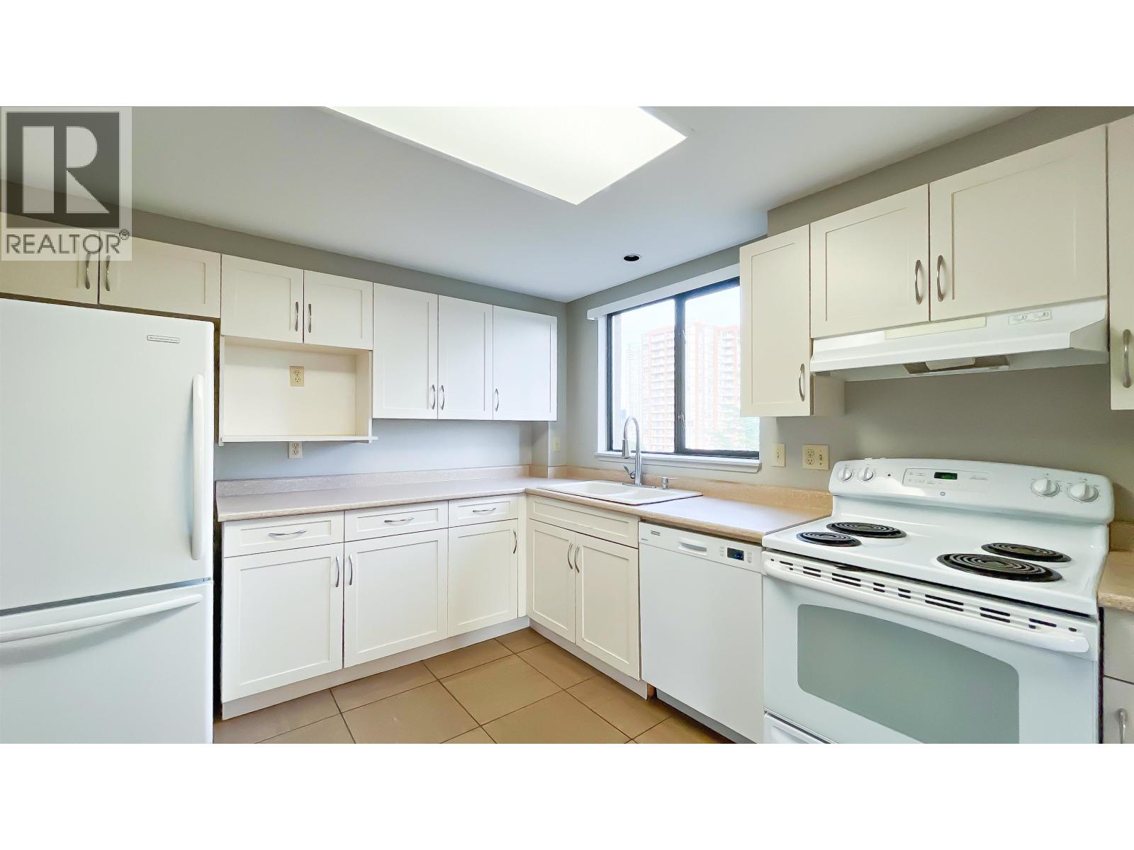 901 6282 Kathleen Avenue, Burnaby, British Columbia  V5H 4J4 - Photo 5 - R3071320