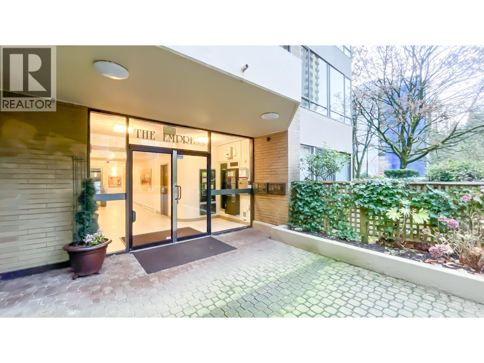 901 6282 Kathleen Avenue, Burnaby, British Columbia  V5H 4J4 - Photo 2 - R3071320