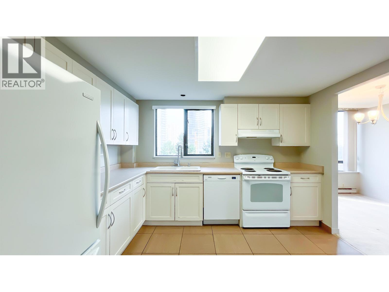 901 6282 Kathleen Avenue, Burnaby, British Columbia  V5H 4J4 - Photo 4 - R3071320