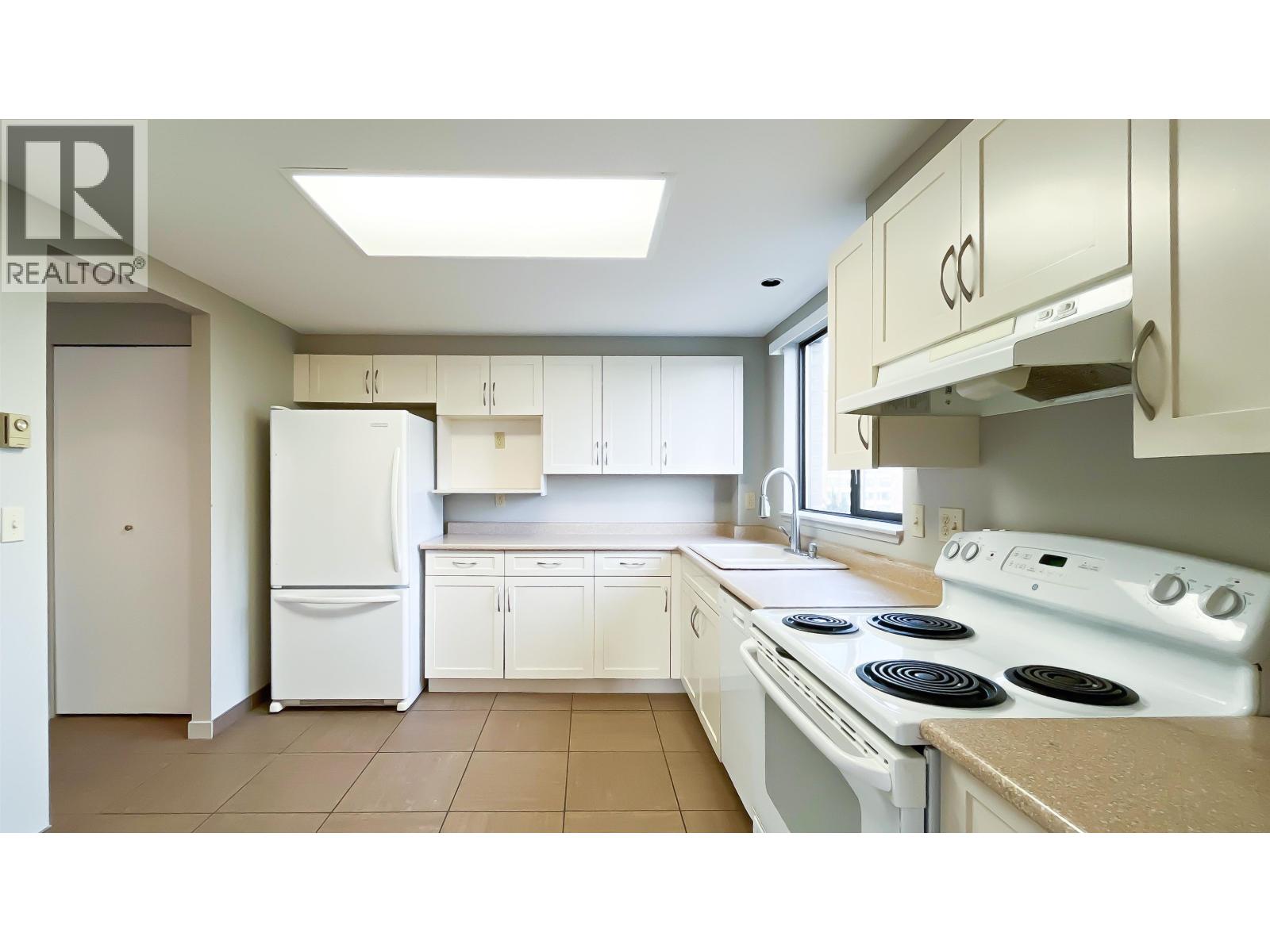 901 6282 Kathleen Avenue, Burnaby, British Columbia  V5H 4J4 - Photo 6 - R3071320