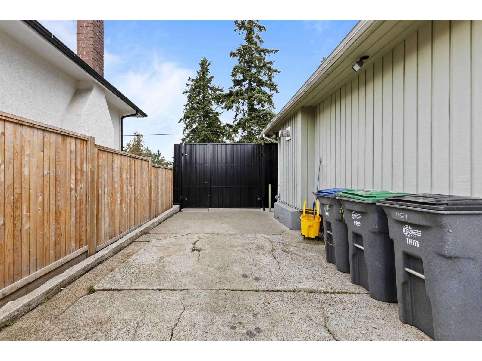 11564 97 Avenue, Surrey, British Columbia  V3V 2B6 - Photo 13 - R3071704