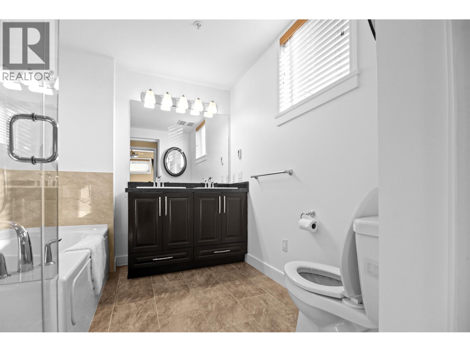 301 11887 Burnett Street, Maple Ridge, British Columbia  V2X 6P6 - Photo 16 - R3071606