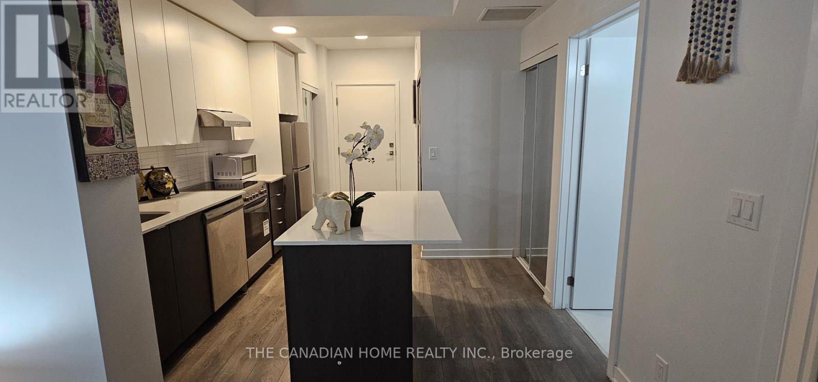 401 - 160 Canon Jackson Drive, Toronto, Ontario  M6M 0B6 - Photo 11 - W12598166