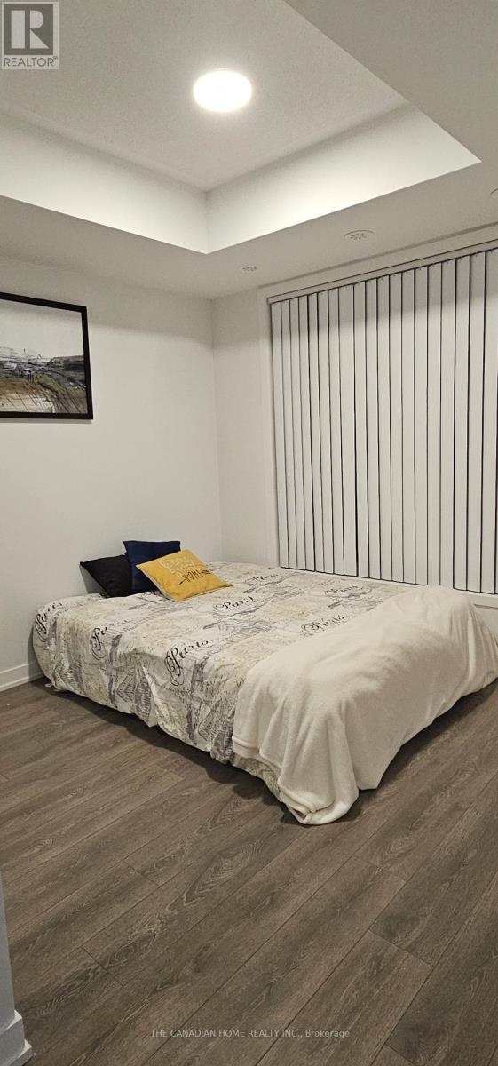 401 - 160 Canon Jackson Drive, Toronto, Ontario  M6M 0B6 - Photo 6 - W12598166