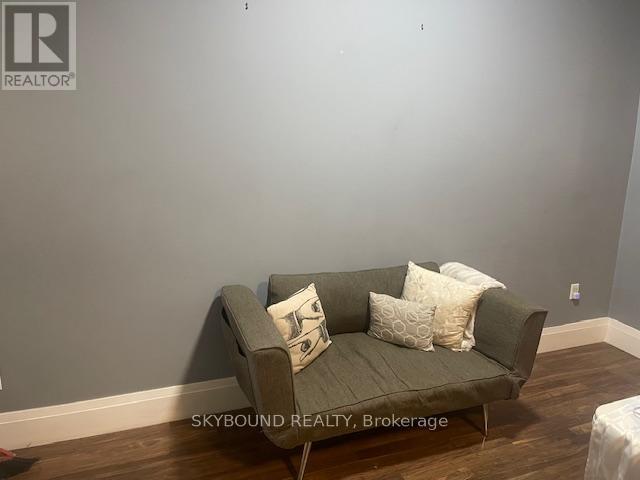 Store - 486 Rogers Road, Toronto, Ontario  M6M 1B1 - Photo 14 - W12598210