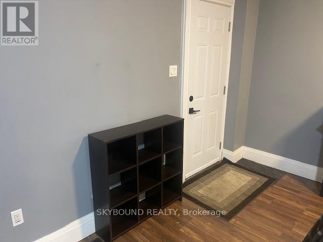 Store - 486 Rogers Road, Toronto, Ontario  M6M 1B1 - Photo 15 - W12598210