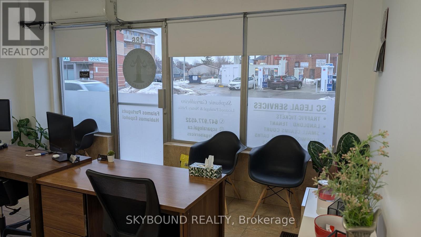 Store - 486 Rogers Road, Toronto, Ontario  M6M 1B1 - Photo 5 - W12598210