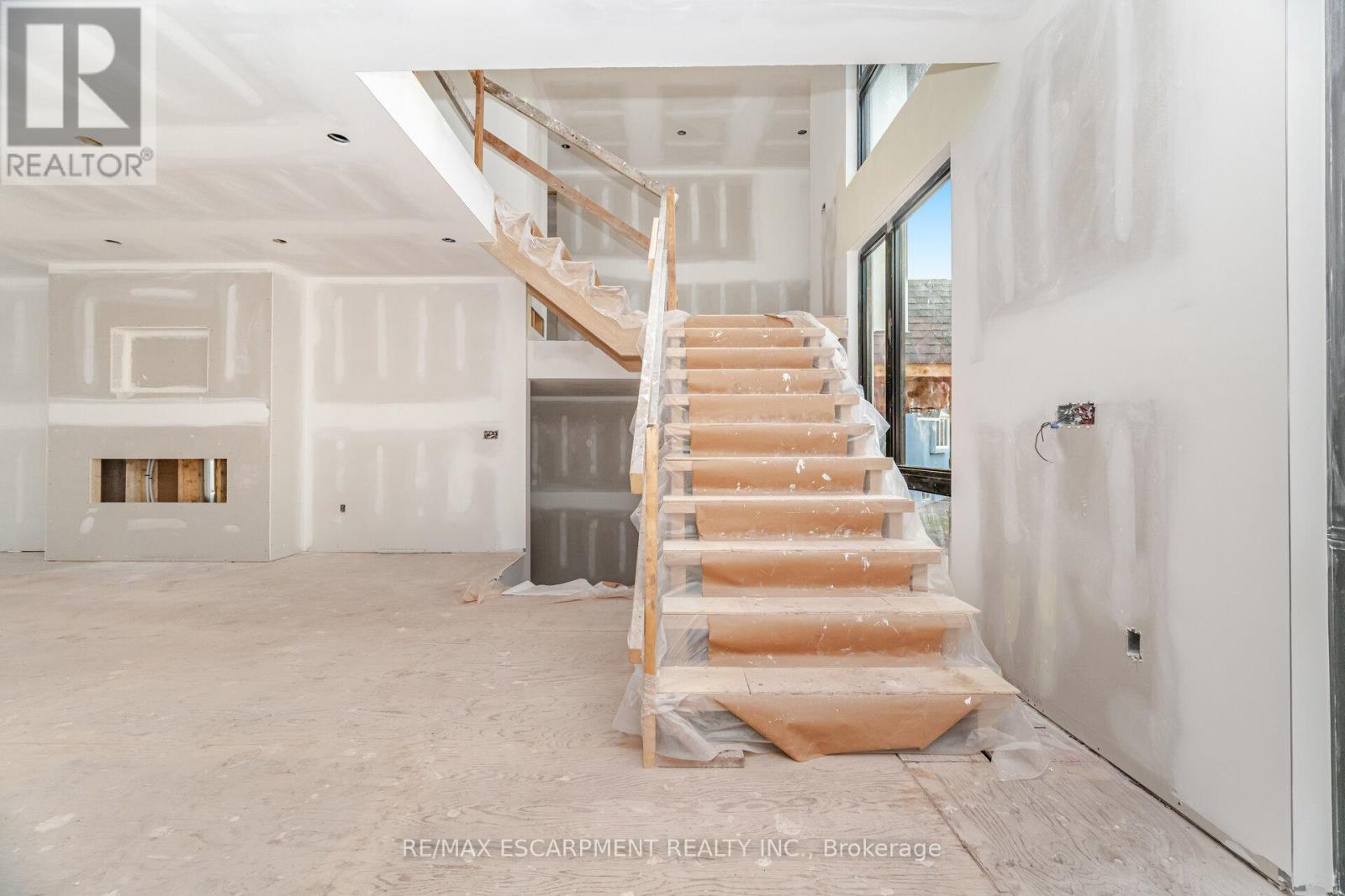 2488 Bridge Road, Oakville, Ontario  L6L 2H2 - Photo 19 - W12598224